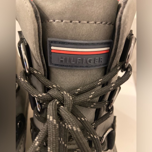 TOMMY HILFIGER ROZA3 DUCK BOOT SIZE 7 - Picture 3 of 7